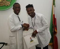 Delta State Governor, Senator Ifeanyi Okowa (left) and the winner of Big Brother Naija, Mr. Efe Ejeba, during a courtesy call on the Governor in Asaba, Delta State on Thursday, 11th May, 2017.