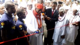 The Ovie of Uvwie Kingdom in Delta State, His Royal Majesty Emmanuel Sideso, unveiling Delta Cruz on Sept. 17, 2015. Delta Cruz is an energy-efficient car built by students of the Federal University of Petroleum Resources, Effurun, Delta State, in readiness for the 2015 Shell Eco-marathon competition in South Africa, in October.
