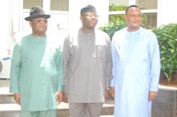 L-R: Ebonyi State Governor, Engr. David Umahi; Minister of Solid Minerals Development, Dr. Kayode Fayemi; and Ebonyi State Deputy Governor Kelechi Igwe, during the minister's working visit to Ebonyi State on Monday. Photo: EBSG