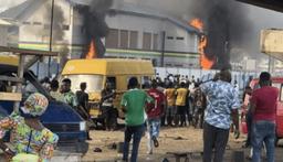 New naira: Hoodlums destroy three banks in Rivers, loot properties