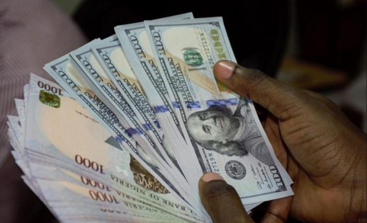 Naira falls to N1,665 on black market