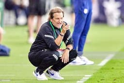 Waldrum resigns as Falcons coach 