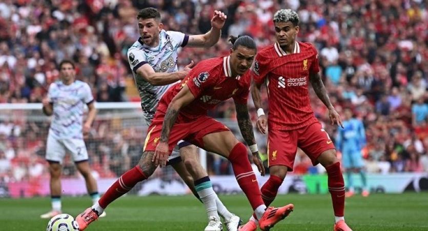 Diaz fires Liverpool top of Premier League, Spurs bounce back