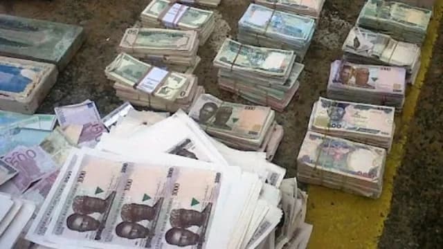 Naira depreciates to N1,700 in parallel market 