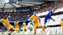 Palmer scores four as Chelsea beat Brighton in thriller