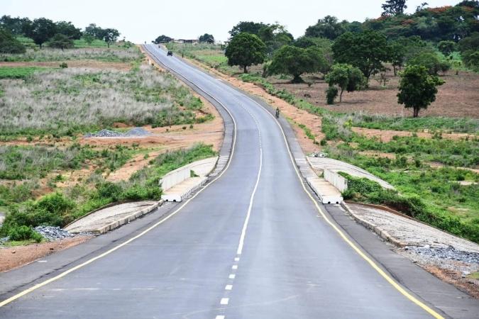 Oyo shuts Alao-Akala Highway to install weighbridges