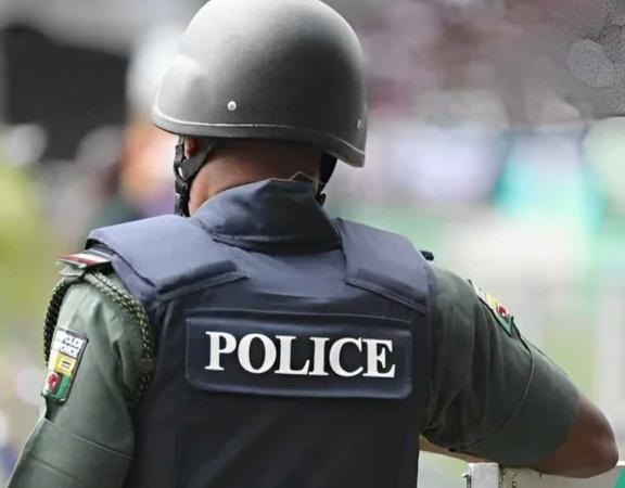 Mother faints as police nab 14-year-old for stealing cable