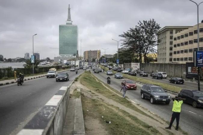 Nigerians sacrifice cars as cost of living crisis worsens