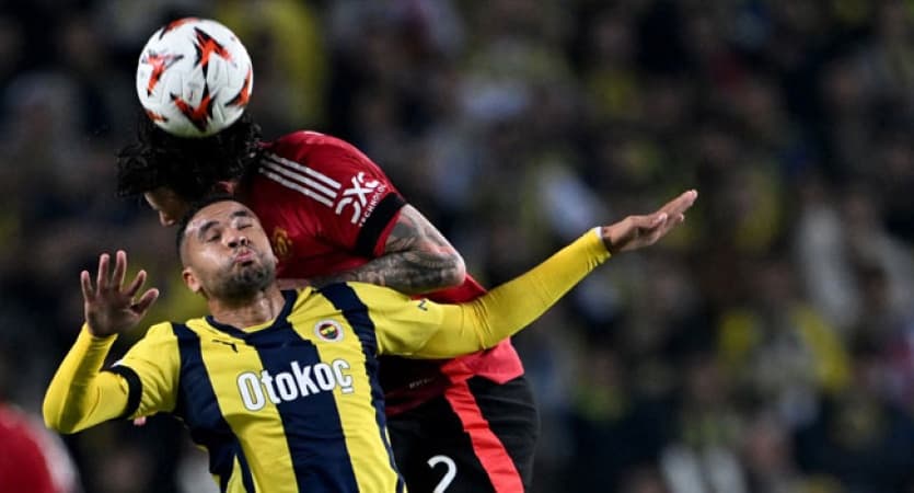 Mourinho sees red as Fenerbahce hold Man United in  Europa League