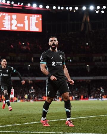 PREMIER LEAGUE WRAP: Liverpool hold Arsenal in Premier League title clash, Man Utd beaten