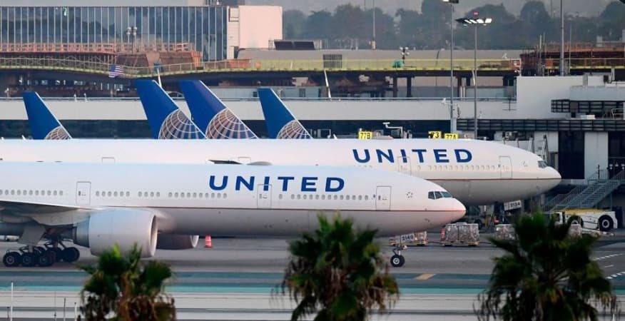 Man charged in unprovoked beating of passenger on United flight