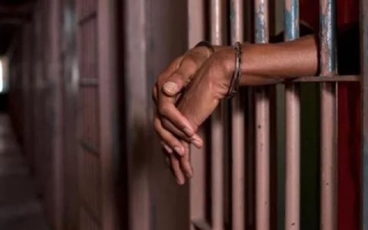 43-year-old man rapes minor to death, remanded in prison custody