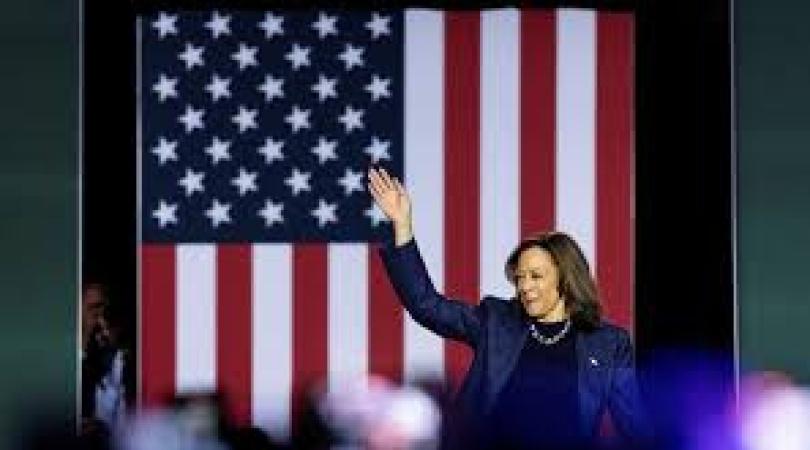 How did Kamala Harris?s campaign rack up a debt after record fundraising?