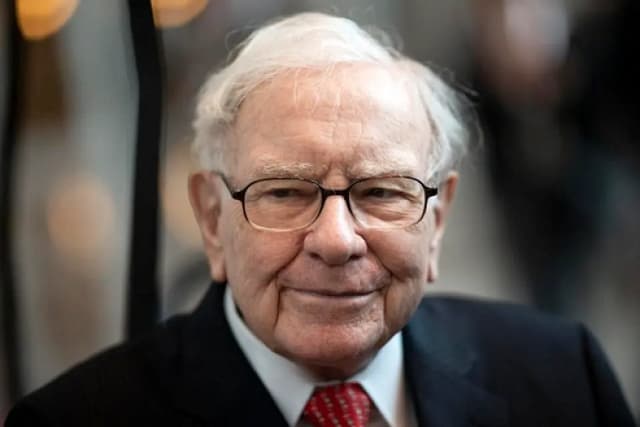 Warren Buffett donates $1.1 billion in Berkshire stock, updates Will 