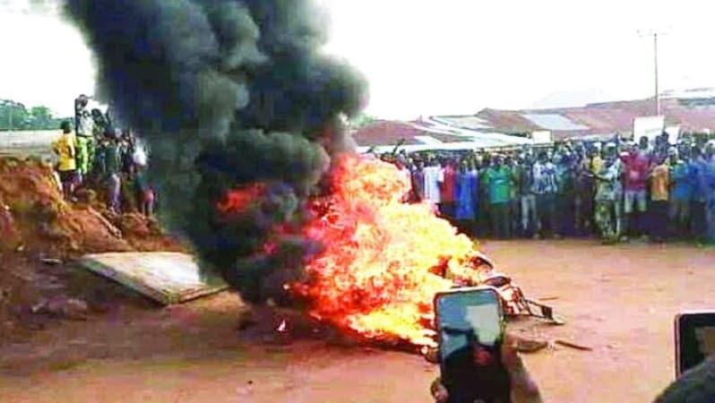 Two suspected phone thieves burnt alive in Plateau