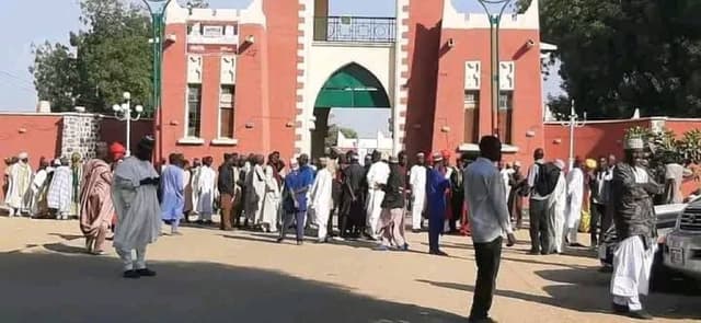Kano Govt hits FG over sealing of Emir?s palace