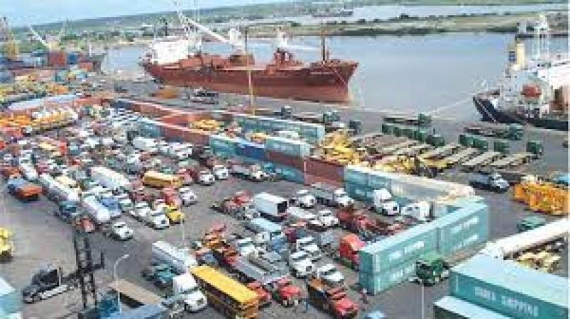 Crisis brews at Lagos ports, as govt impounds trucks