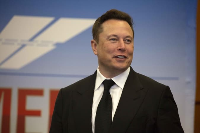 Elon Musk’s net worth tops $400B 