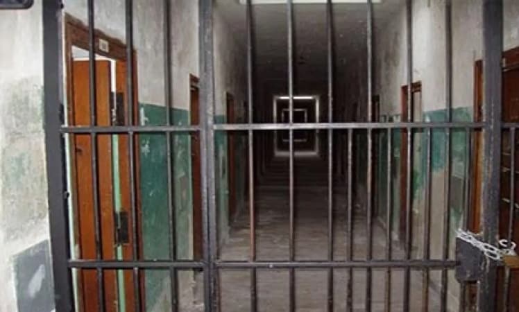 Why we don?t allow wheelchairs among prison inmates ? NCS