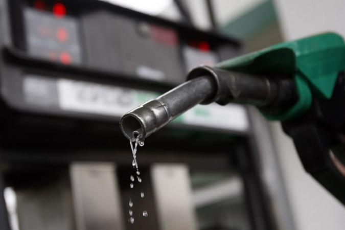 NNPCL slashes petrol price to N899 per litre 