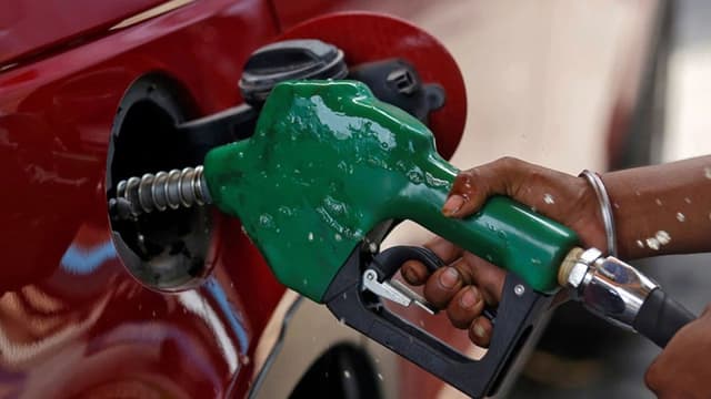 Fuel to sell at N935 per litre from today ? Marketers