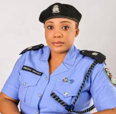 Wife sets policemen ablaze during dispute, escapes