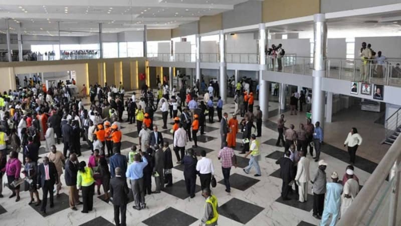 Aircraft shortages leave holiday travellers stranded