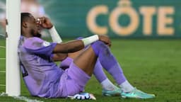 Super Eagles goalie, Nwabali loses mother, just over a month after father’s death 