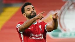 Man Utd draw at Liverpool to slow Reds' title charge