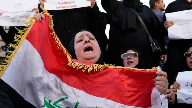 Iraq legalizes child marriage