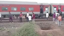 Train crushes 11 passengers to death in India