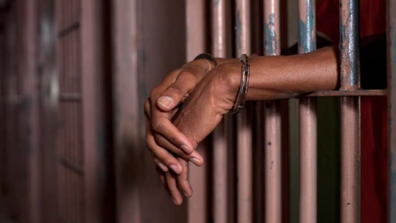 Court sentences teacher to 2 years imprisonment with hard labour for stealing ?20, phone