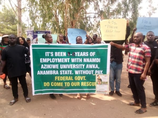 1,000 UNIZIK staff protest alleged misappropriation of N1bn for salaries