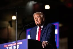 Trump: Son of an immigrant against migration