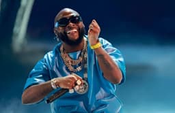 Fans hail Davido’s support to 500 orphanages across Nigeria