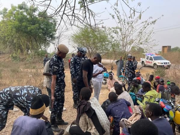 Police Commissioner intercepts 20 armed youths, orders immediate detention