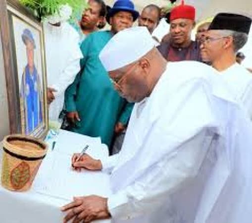 Atiku leads El-Rufai, others on condolence visit to Clark’s family