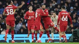 Liverpool beat Man City to extend lead at the top to 11 points