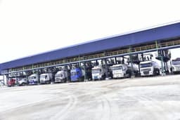 Dangote strikes again, crashes petrol price to N825 per litre