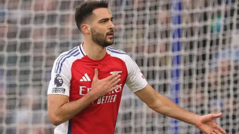 Merino strikes late as Arsenal sink Leicester