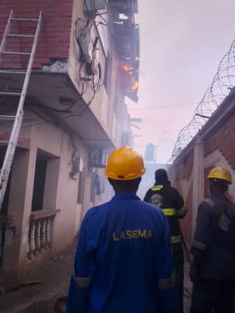 Firefighters battle raging fire at Lagos medical facility