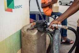 NNPC crashes petrol price to N860/litre as price war with Dangote heightens