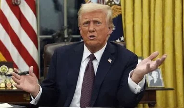 Trump to end school funding, deport ?agitators? over campus protests