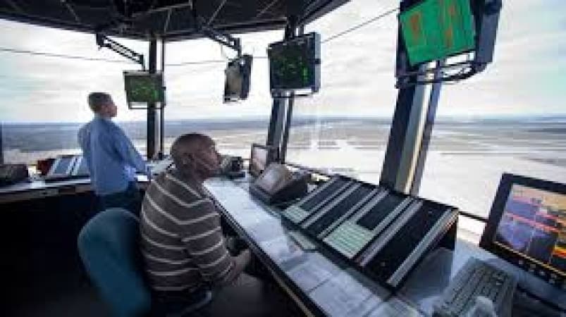 Why US is struggling to hire air traffic controllers ? Report