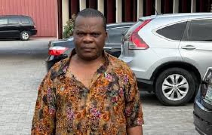 Suspect collapses in court during money laundering trial, rushed to hospital