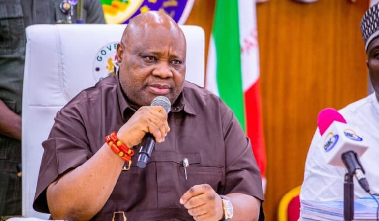 Ifon-Ilobu-Erin Osun communal disputes: Adeleke relaxes 24 hours curfew to 12