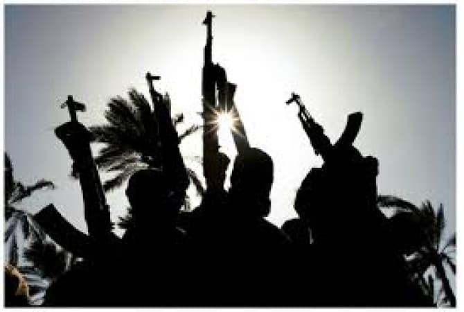 Gunmen shoot Catholic priest, rob him of money withdrawn from bank