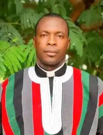 Kidnappers abduct Catholic priest after storming his residence in Kaduna