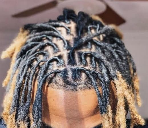 Outrage as policemen allegedly extort, cut dreadlocks of visitors in Minna