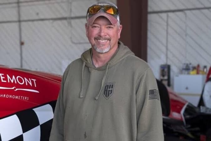 Stunt pilot Rob Holland killed in plane crash before air show